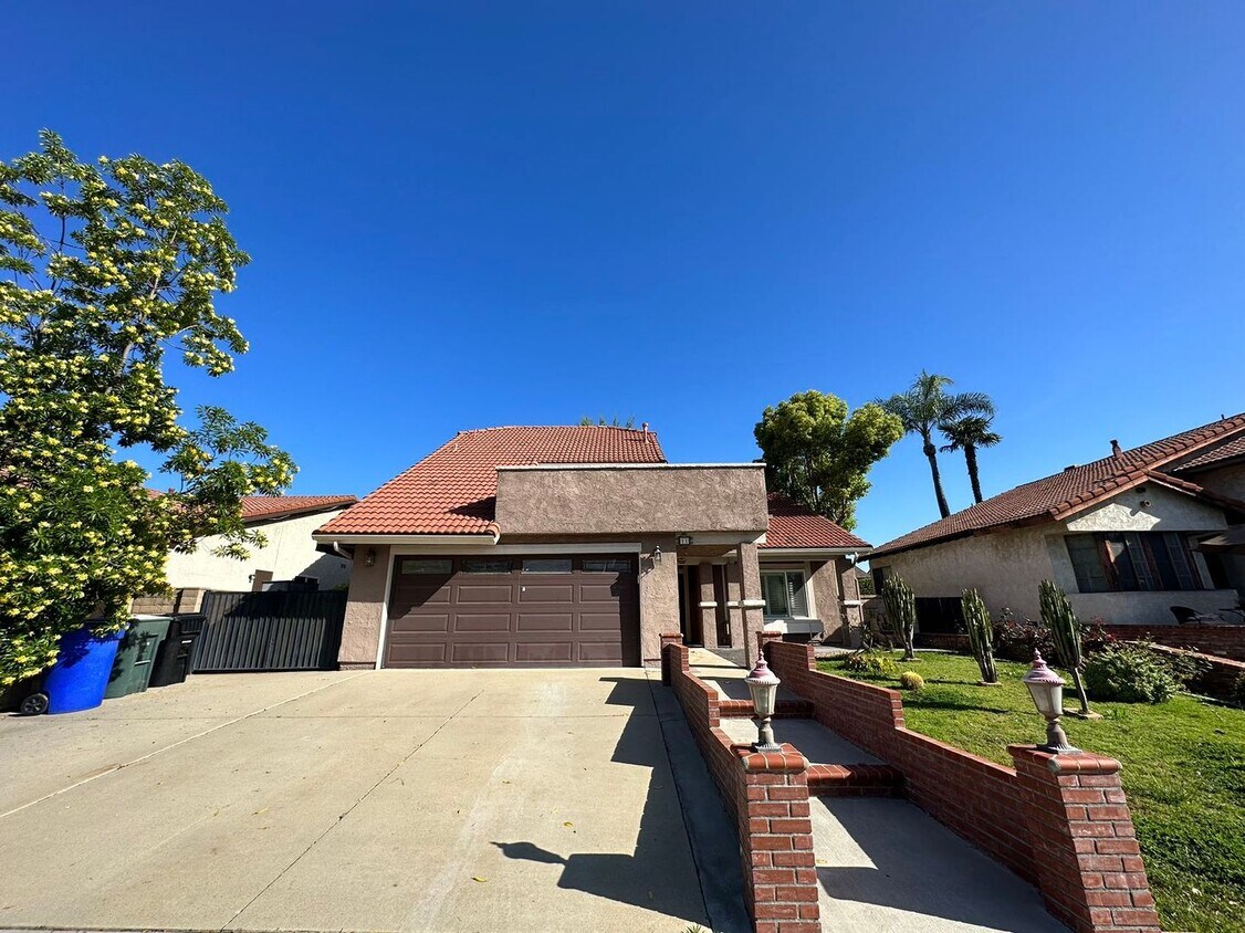 11 Navajo Trail Ln, Pomona, CA 91766 House Rental in Pomona, CA