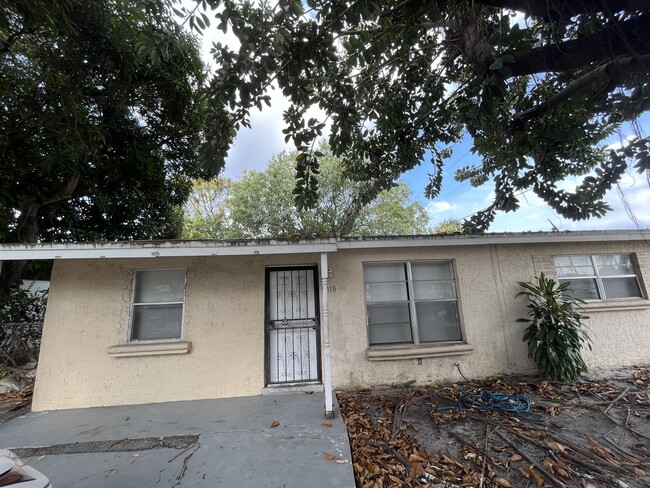 Building Photo - 2010 NW 30th Ave