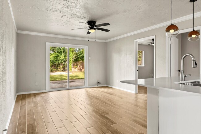 Building Photo - 11455 Spottswood Dr