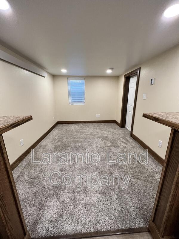 Building Photo - 715 E Flint St