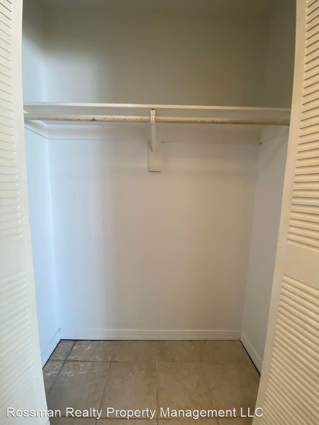 Building Photo - 3 br, 2 bath House - 2535 Ivanhoe St