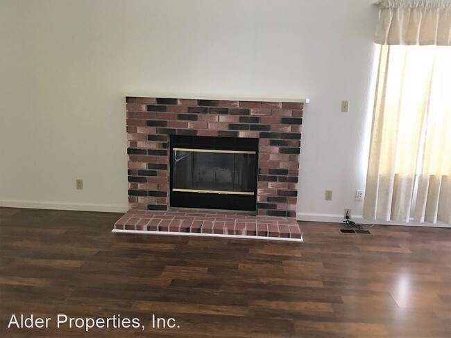 Building Photo - 4 br, 3 bath House - 1107 Embassy Way