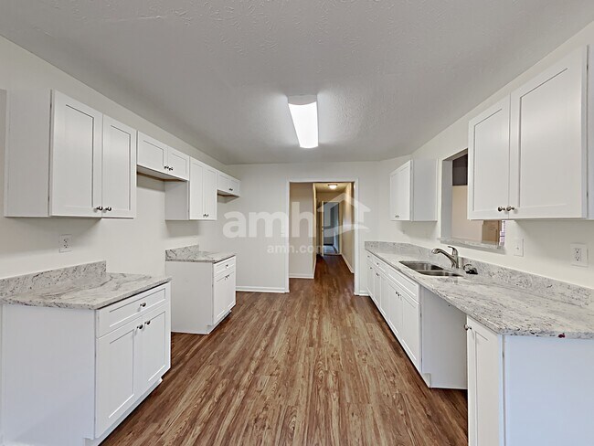 Foto del edificio - 1204 Bramlett Oak Ct