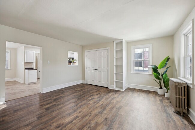 Building Photo - 117 N 3rd St