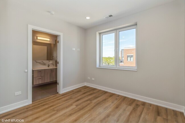 Foto del edificio - 3729 W Belmont Ave