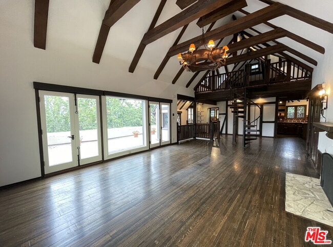 Building Photo - 2667 Lake View Terrace E