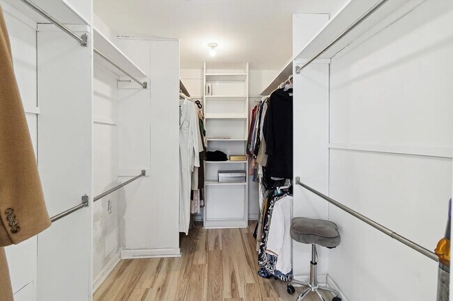 Foto del edificio - 5242 Cedarhurst Dr