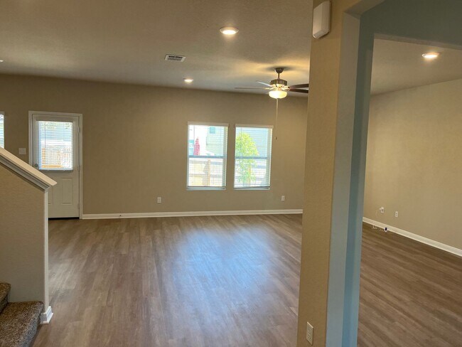 Building Photo - New Home for Lease: Modern Comfort and Sty...