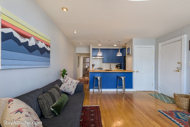 Building Photo - 1340 Vermont Avenue NW Apt 3