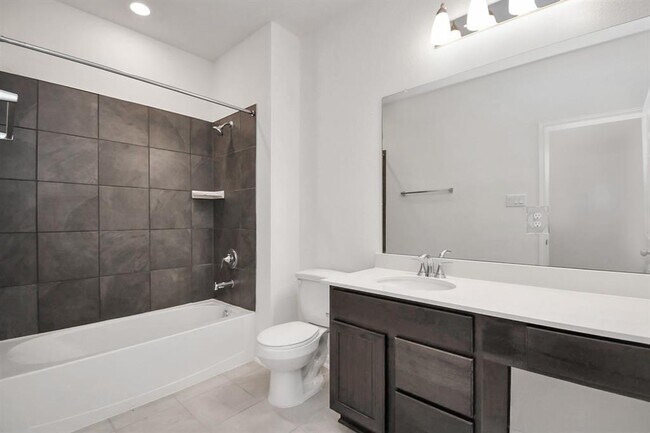 Building Photo - 2030 Domeniko Dr