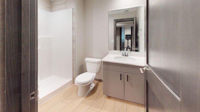 Building Photo - Modern 10 Bedroom House Close to U of M Ca...