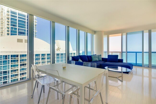 Foto del edificio - 6799 Collins Ave