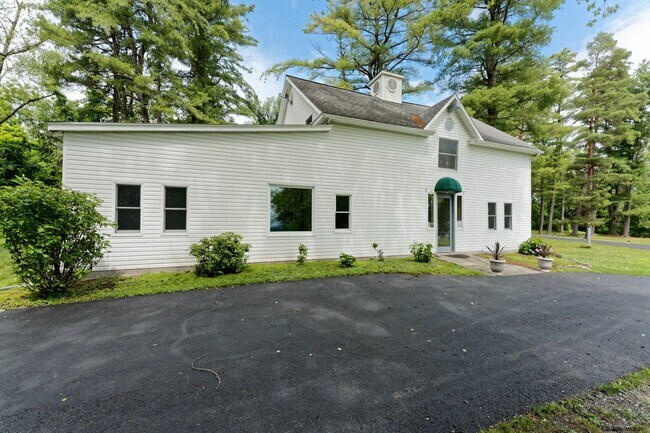 Building Photo - 1412 River Rd