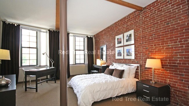 Building Photo - 1220 Adams St