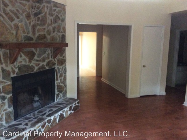 Building Photo - 4101 Hawthorne Cir