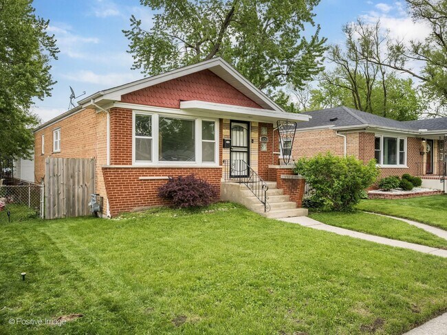 Foto del edificio - 14341 Dobson Ave