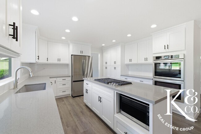 Building Photo - Stunning Remodeled Camarillo Home with Dual Living Rooms & Entertainer’s Backyard