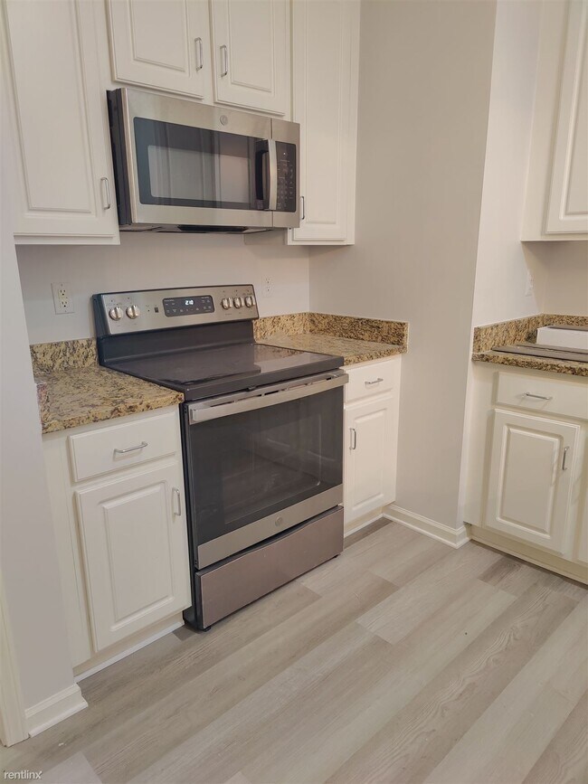 Building Photo - 2 br, 2.5 bath Townhome - 25768 Maritime C...