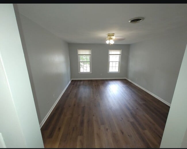 Building Photo - 4916 Brookeway Dr