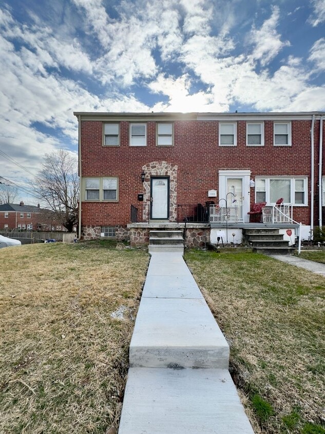 5921 Fenwick Ave, Baltimore, MD 21239 Townhome Rentals in Baltimore
