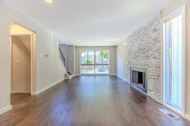 Photo - 6023 Forrest Hollow Ln Townhome