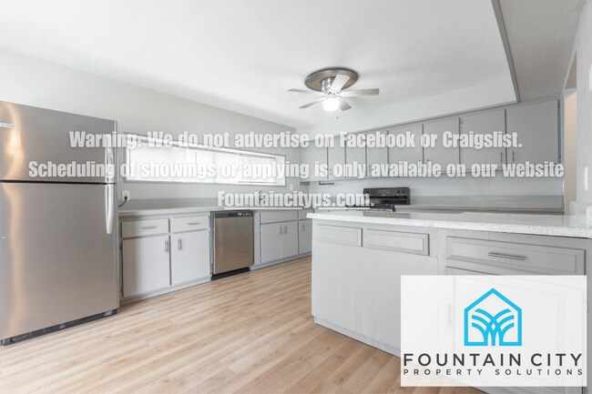 Foto del edificio - Spacious 4 Bed / 3 Bath Townhome in Liberty – Pet Friendly!