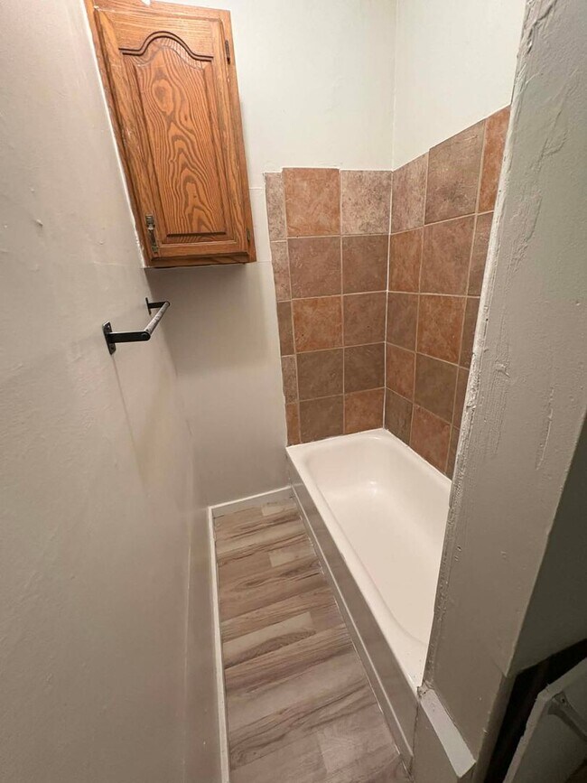 Foto del edificio - 3129-3131 N Wellington PL