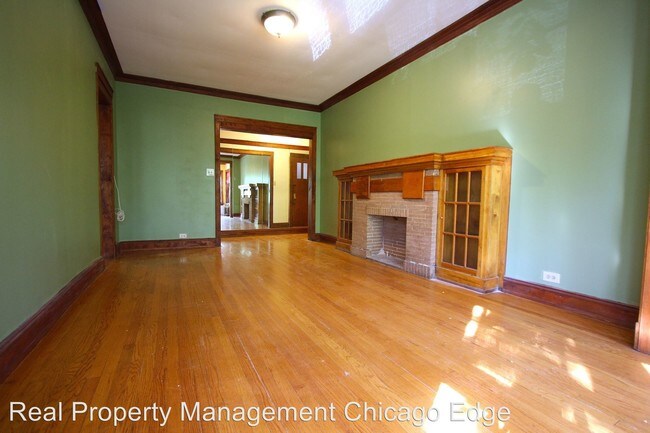 Building Photo - 1404 W Thorndale Ave
