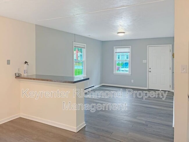 Building Photo - 811 Winnetka Ave