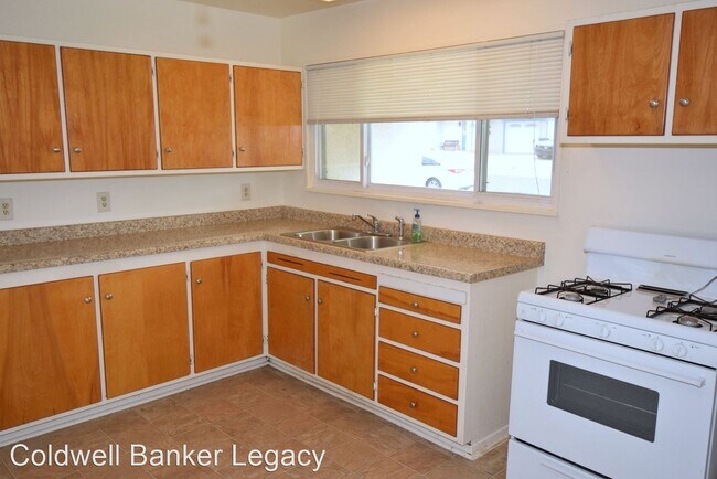 Building Photo - 3 br, 2 bath House - 3503 Montclaire Dr. NE
