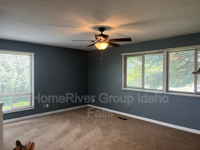 Building Photo - 12035 S Sunrise Cir