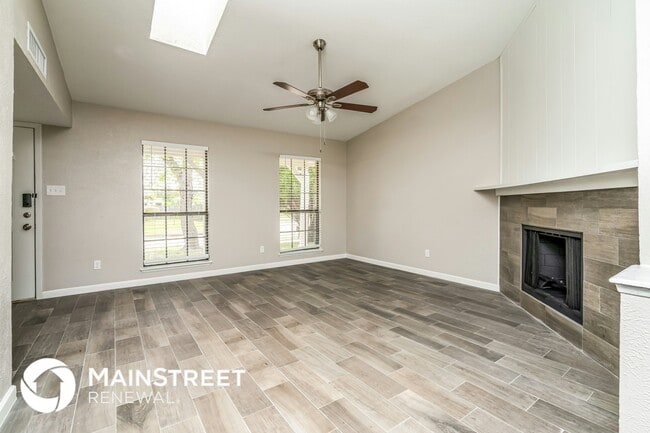 Foto del edificio - 2101 Chatsworth Rd