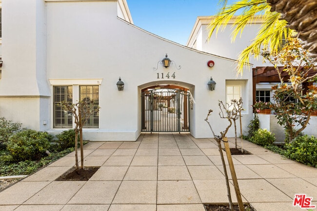 Foto del edificio - 1144 Yale St