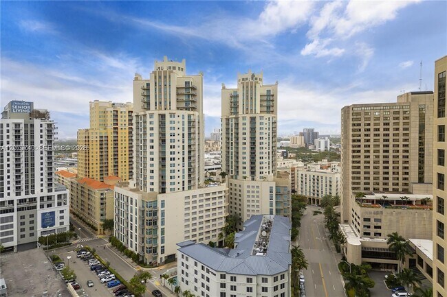 Foto del edificio - 9055 SW 73rd Ct