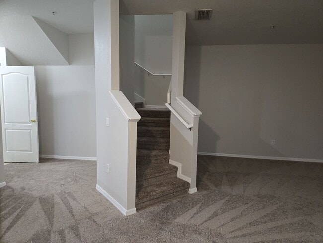 Photo - 3BD / 2.5BA Carriage Home