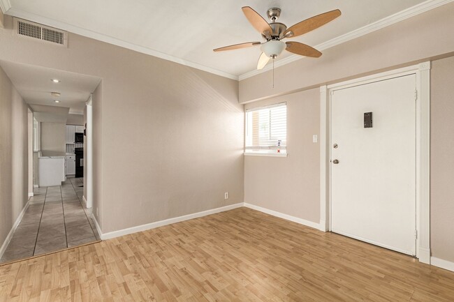 Building Photo - Renovated Urban Penthouse in Downtown Phoe...