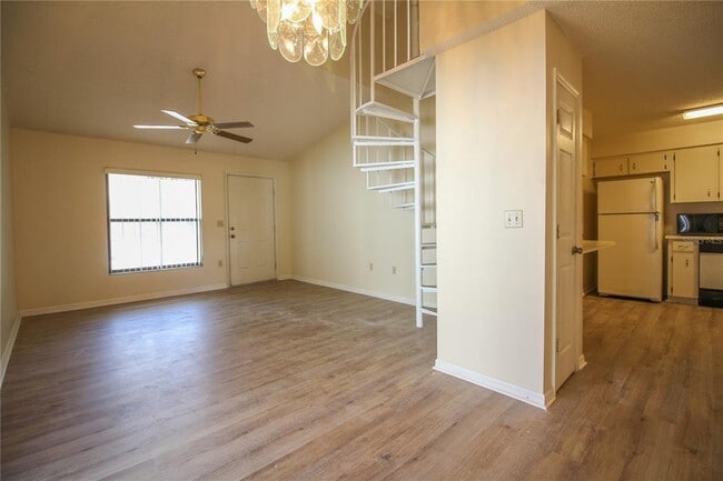 Building Photo - 1230 Dosseywood Ln