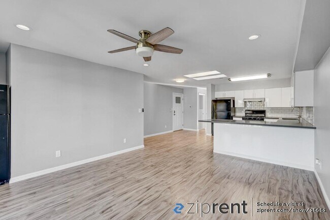 Foto del edificio - 1725 Quesada Ave