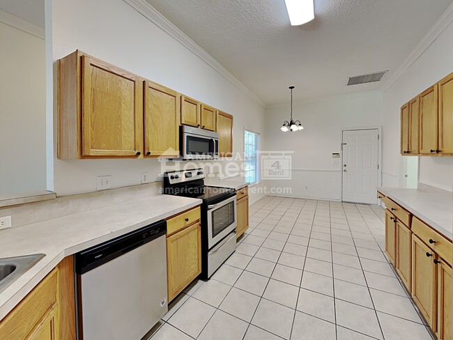 Foto del edificio - 224 N Lake Cunningham Ave