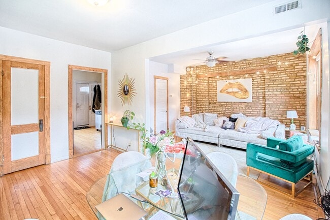 Building Photo - UK Village Huge and Sunny 1 Bedroom- Laundry- Deck & Shared Side Yard. Free FAST Internet Included.