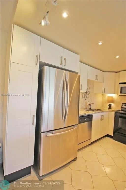 Building Photo - 4008 Berkshire A