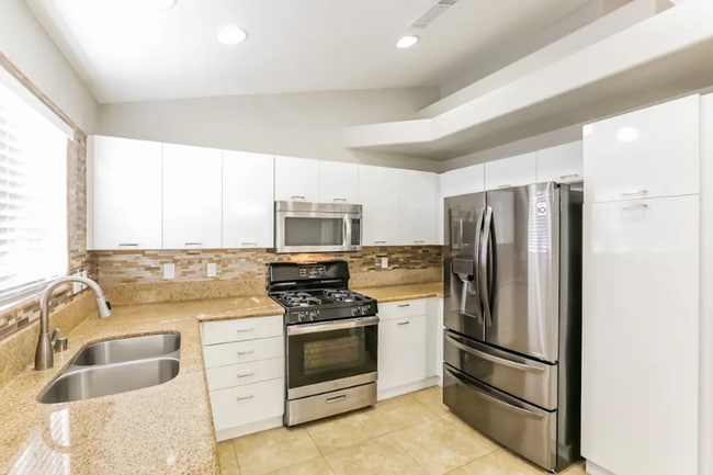 Building Photo - 6225 Bruma Ave