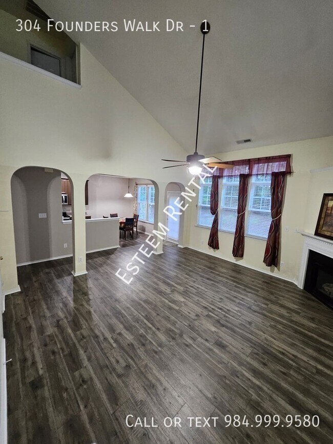Foto del edificio - 304 Founders Walk Dr