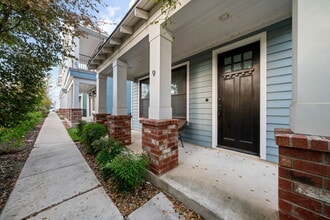 Building Photo - 311 E Evergreen St