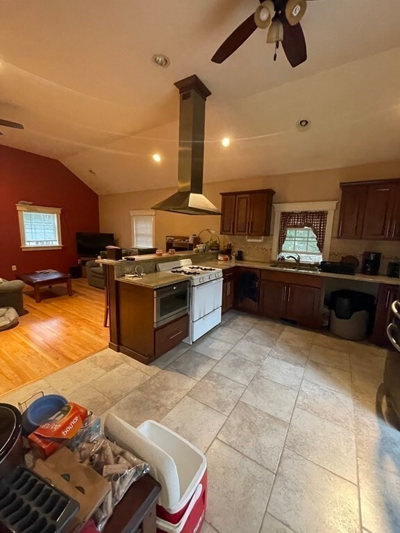 12 Park Ln, Leicester, MA 01524 House Rental in Leicester, MA