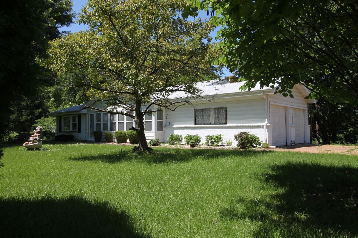 Primary Photo - 6235 Rocket Dr