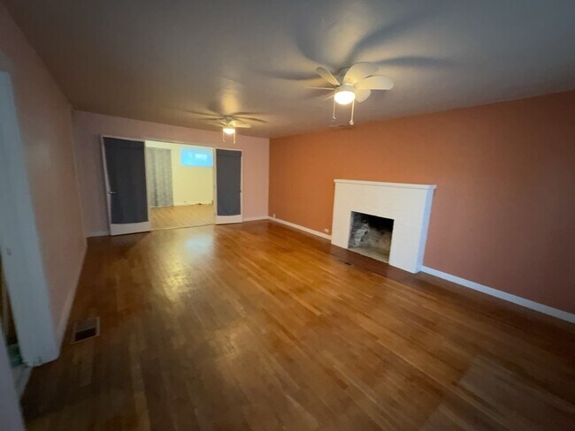 Foto del edificio - Central Lakeport 3-Bedroom Home