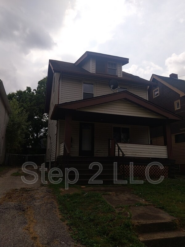 Building Photo - 9000 Tioga Ave