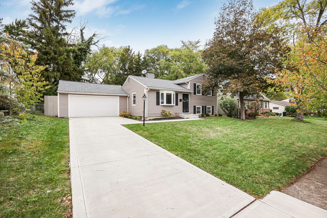 Primary Photo - 1062 Oberlin Dr