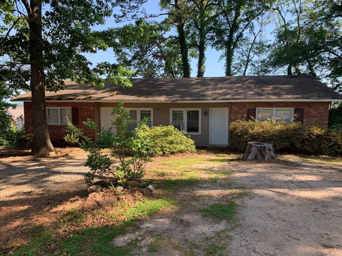 Building Photo - 127 Cochran Rd